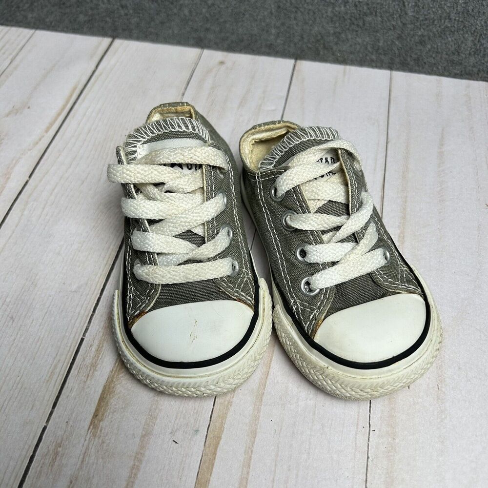 Converse Chuck Taylor All Star Low top lace up Toddler  Gray Size 4 Sneakers